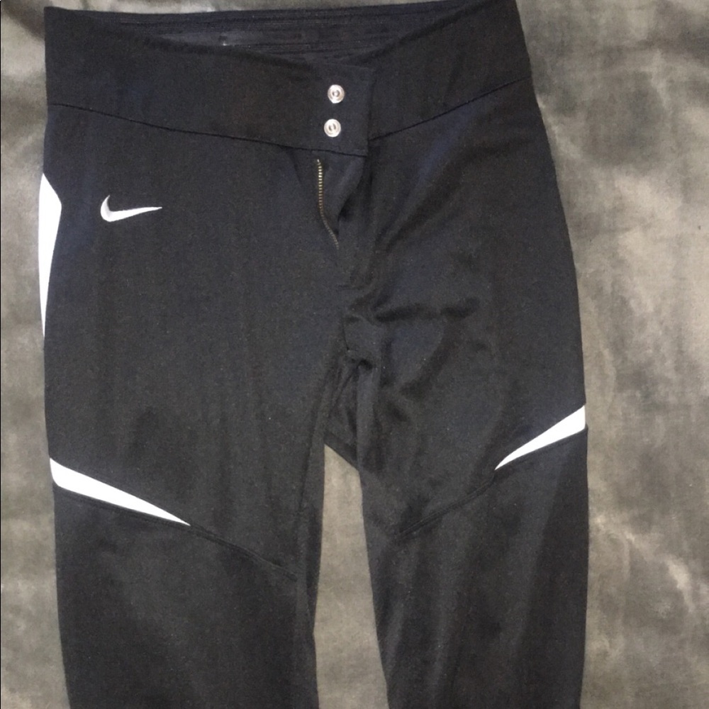 Nike sport capris